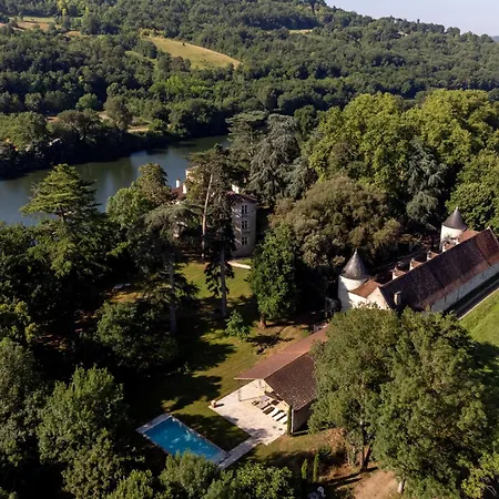 Ferrassou - Chateau Et Ferme Villa