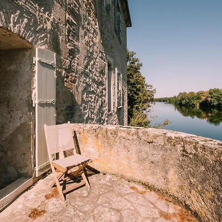 Ferrassou - Chateau Et Ferme Villa