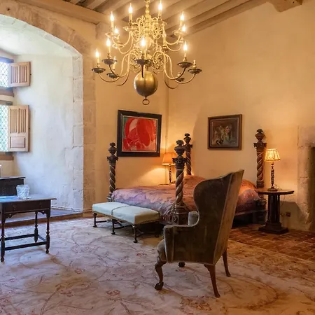 Ferrassou - Chateau Et Ferme