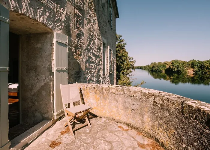 Ferrassou - Chateau Et Ferme Willa